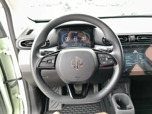 Leapmotor T03 — Фото автомобиля 10