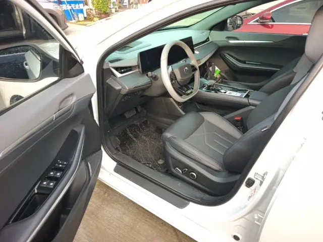 Changan Raeton Plus — Фото автомобиля 15