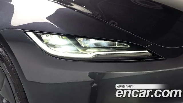 Tesla Model 3 — Фото автомобиля 7