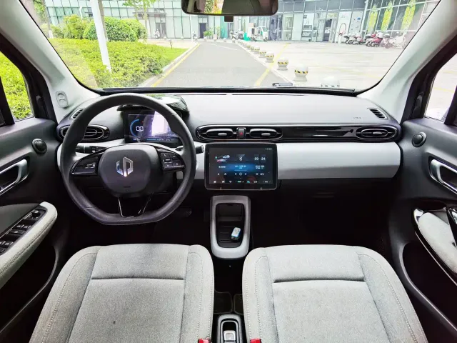 Leapmotor T03 — Фото автомобиля 10