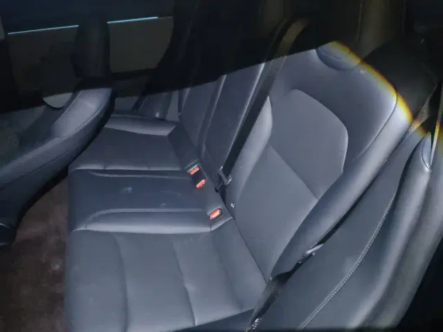 Tesla Model 3 — Фото автомобиля 18