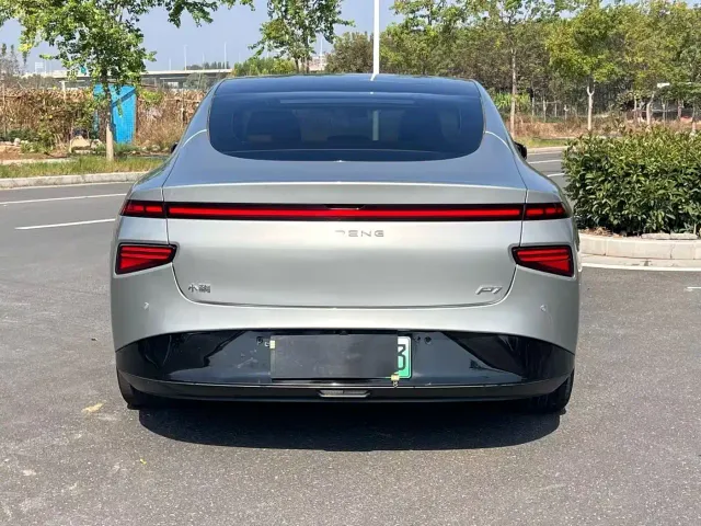 Xpeng P7 — Фото автомобиля 8