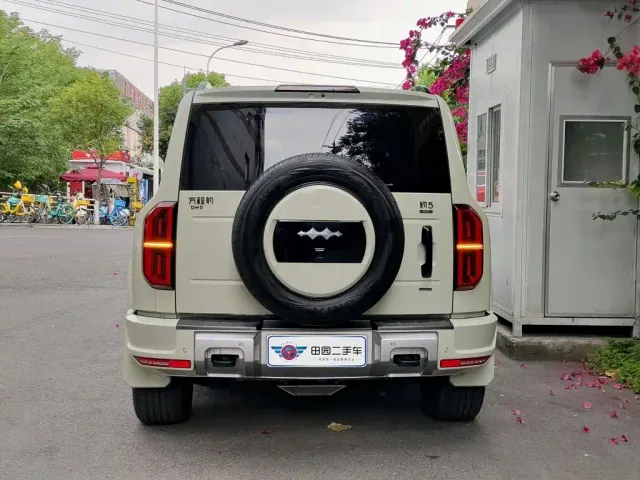 Fang Cheng Bao Leopard 5 2025 Celestial Smart Drive Ultra Edition — Фото автомобиля 5