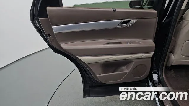 Genesis GV80 — Фото автомобиля 14