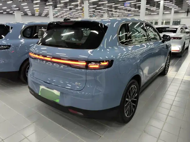 Leapmotor B10 — Фото автомобиля 3