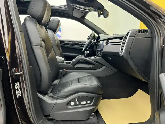 Porsche Cayenne — Фото автомобиля 18
