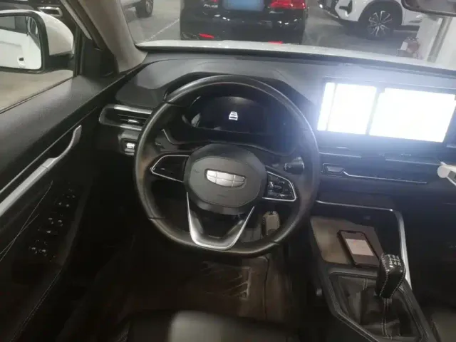 Geely Emgrand — Фото автомобиля 6