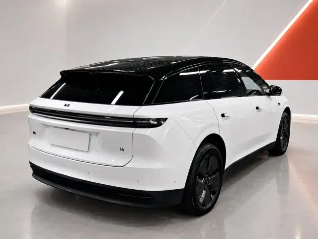 Li Auto i6 — Фото автомобиля 6