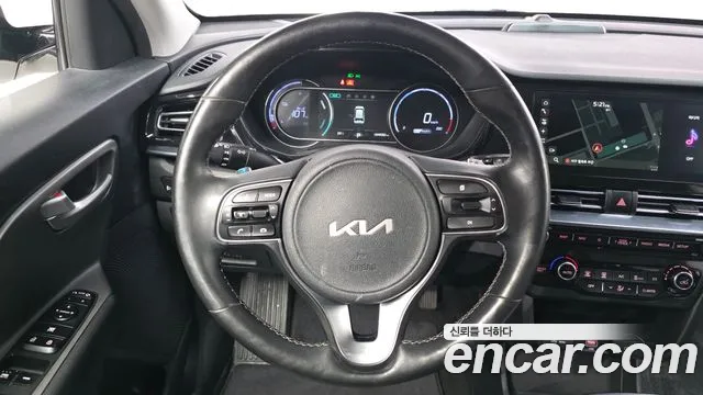 Kia Niro — Фото автомобиля 19