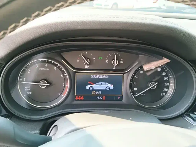 Buick Regal — Фото автомобиля 11