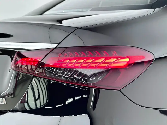 Mercedes-Benz E-Class — Фото автомобиля 15
