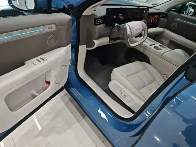 IM Motors LS6 — Фото автомобиля 15
