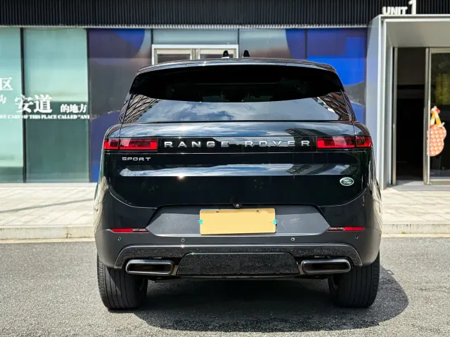 Land Rover Range Rover Sport — Фото автомобиля 6