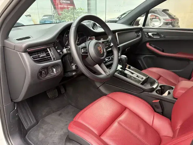 Porsche Macan — Фото автомобиля 9