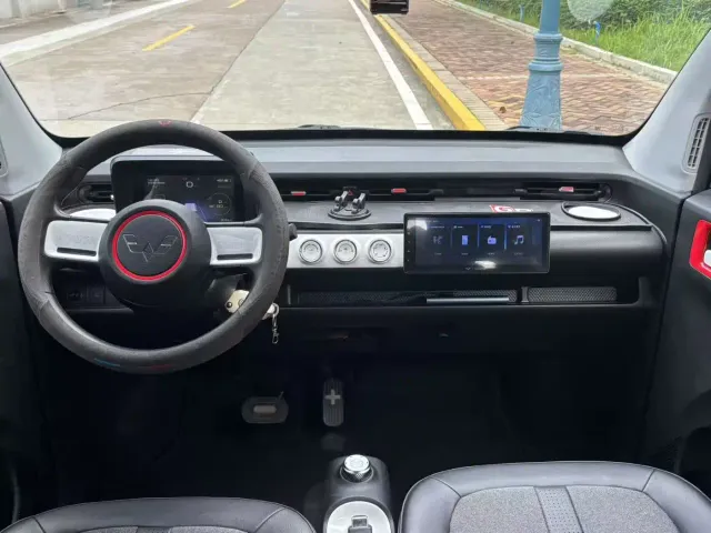 Wuling Hongguang Mini EV — Фото автомобиля 6