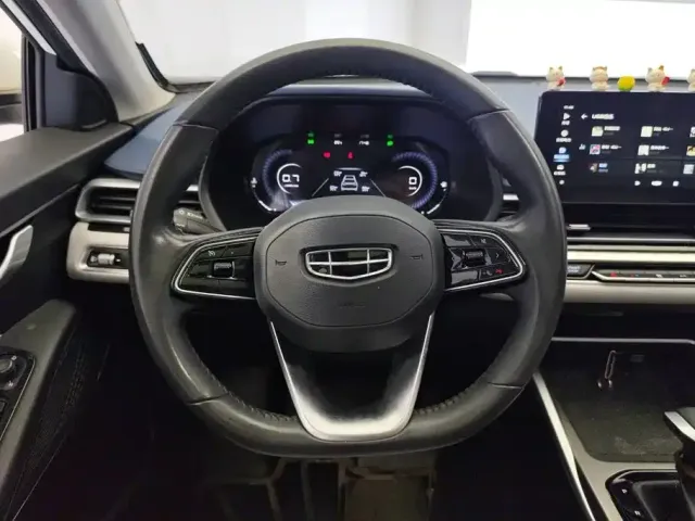 Geely Emgrand — Фото автомобиля 15