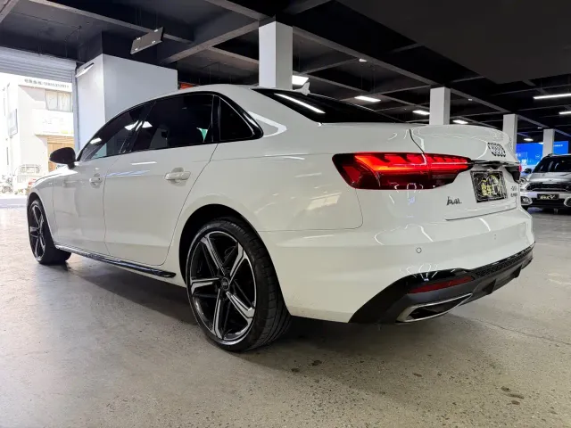 Audi A4L — Фото автомобиля 11