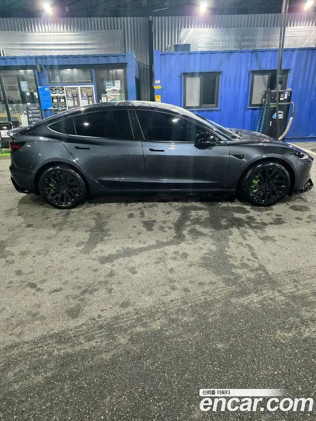 Tesla Model 3 — Фото автомобиля 7