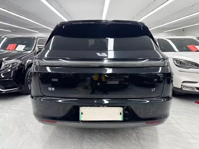 Li Auto L7 — Фото автомобиля 5