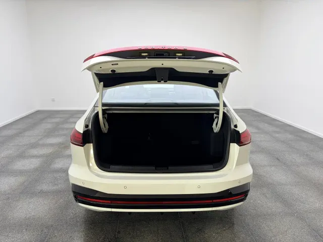 Volkswagen Sagitar — Фото автомобиля 15