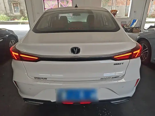 Changan Eado — Фото автомобиля 5