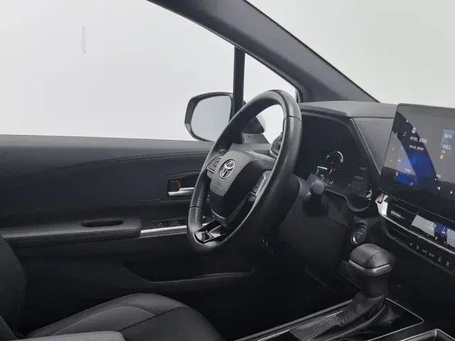 Toyota Sienna — Фото автомобиля 22