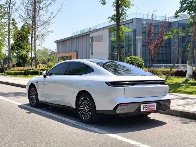 Geely Galaxy Xingyao 8 — Фото автомобиля 8
