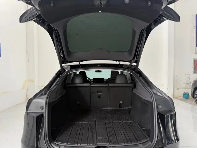 Tesla Model Y — Фото автомобиля 20