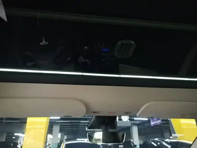Tesla Model Y — Фото автомобиля 17