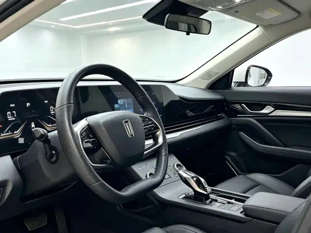 Bestune B70 — Фото автомобиля 5
