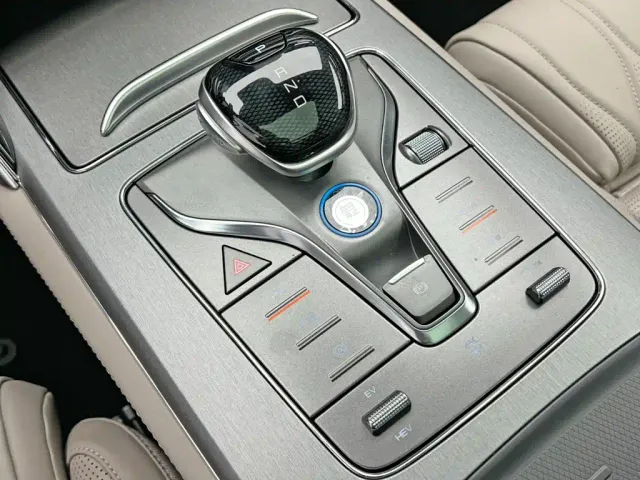 BYD Tang — Фото автомобиля 20