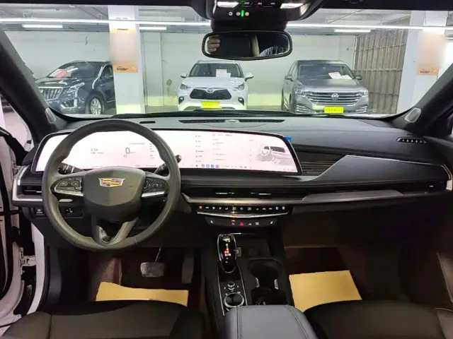 Cadillac XT4 — Фото автомобиля 9