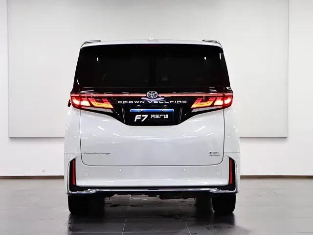 Toyota Vellfire — Фото автомобиля 5