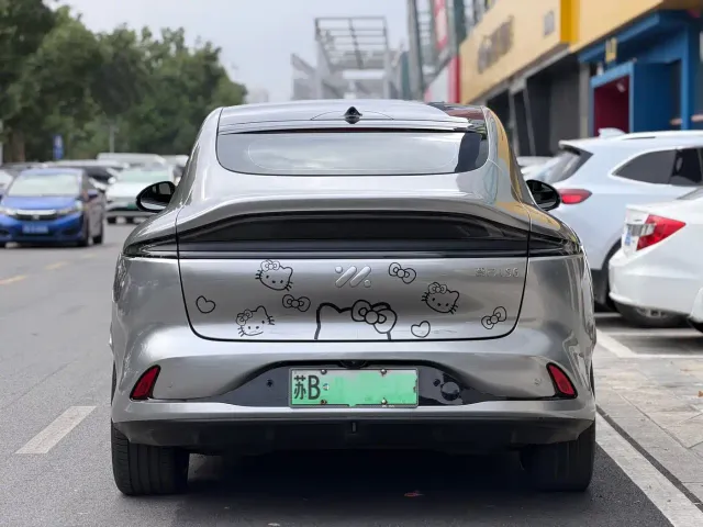 IM Motors LS6 — Фото автомобиля 4