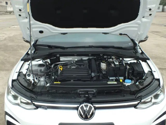 Volkswagen Golf — Фото автомобиля 16