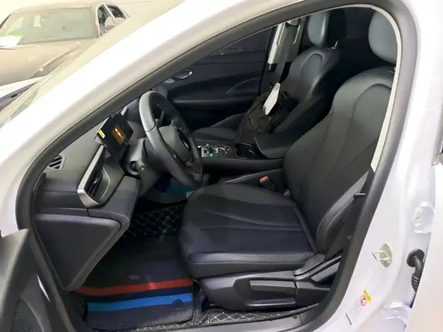 BYD Seal 05 DM-i — Фото автомобиля 14