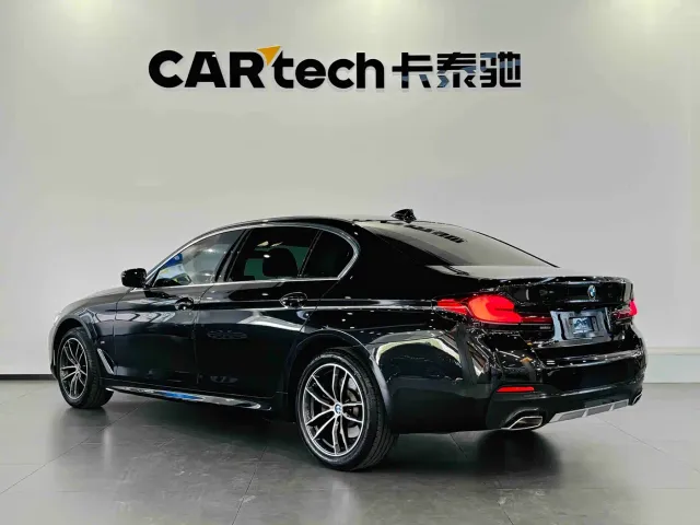 BMW 5 Series — Фото автомобиля 5