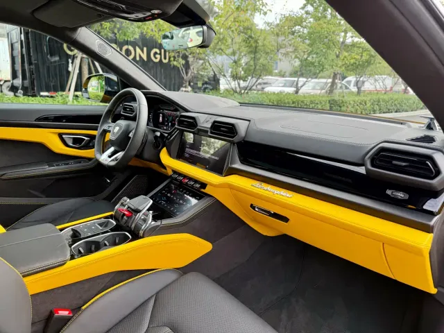Lamborghini Urus — Фото автомобиля 6