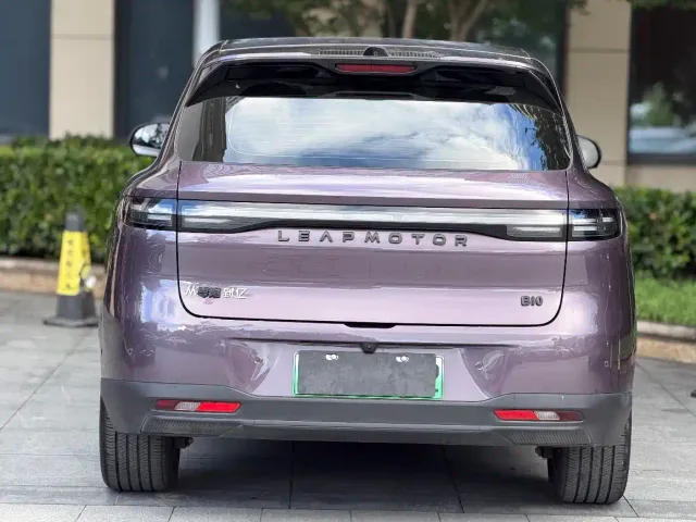 Leapmotor Leapmotor B10 2025 510 Comfort Edition — Фото автомобиля 10