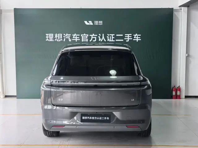 Li Auto L8 — Фото автомобиля 4