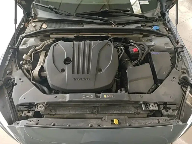 Volvo S60 — Фото автомобиля 15