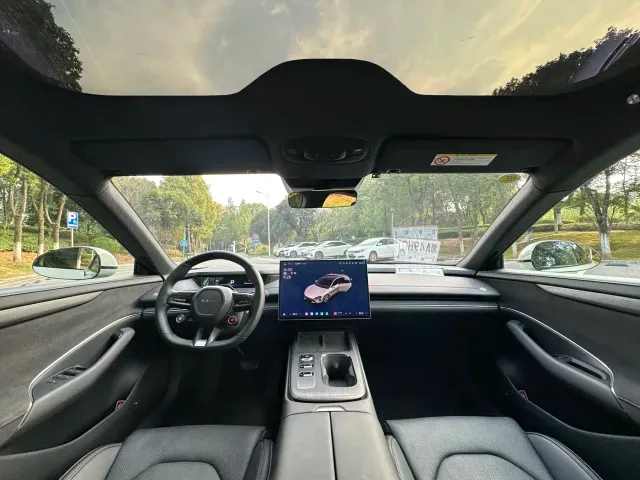 Xiaomi SU7 — Фото автомобиля 15