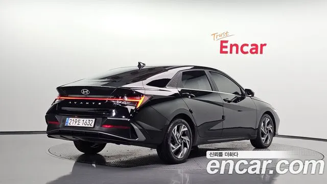 Hyundai Avante — Фото автомобиля 2