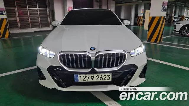 BMW 5 Series G60 — Фото автомобиля 3