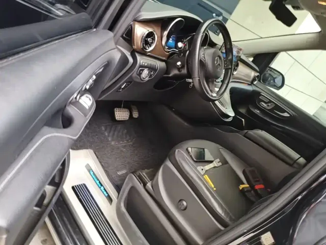 Mercedes-Benz V-Class — Фото автомобиля 15