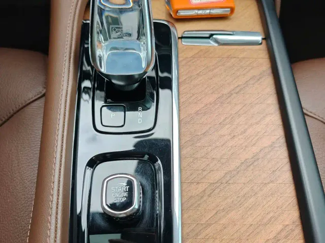 Volvo S90 — Фото автомобиля 11