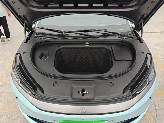 BYD Qin L — Фото автомобиля 19