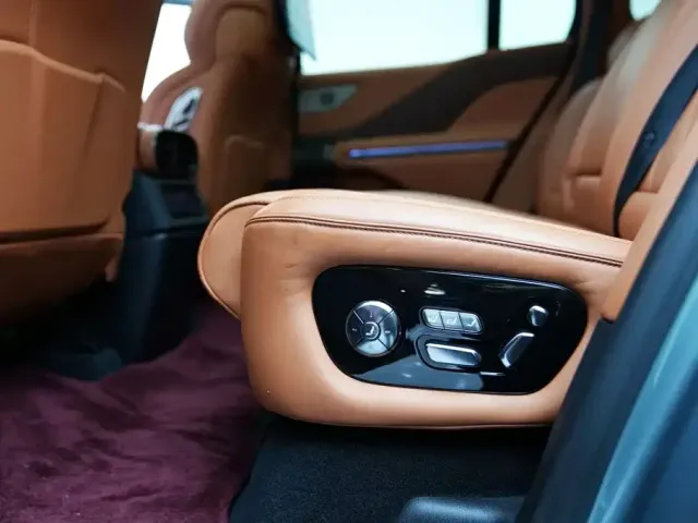 BYD U8 — Фото автомобиля 15