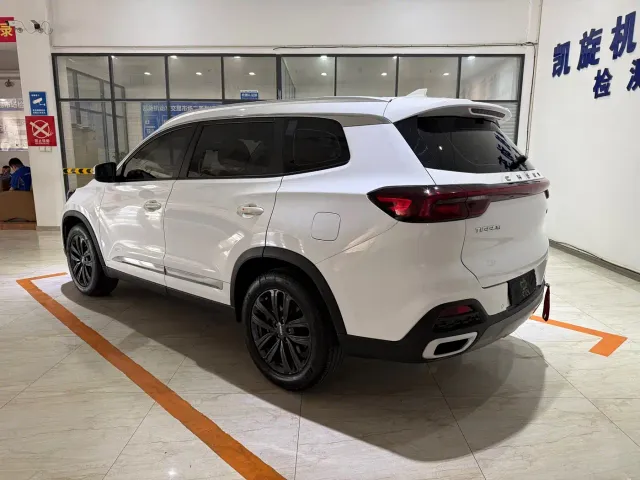Chery Tiggo 8 — Фото автомобиля 6