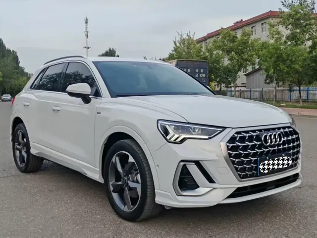 Audi Q3 — Фото автомобиля 3